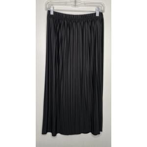 ZARA BLACK PLEATED MIDI SKIRT – WOMEN’S SIZE MEDIUM (SATIN LOOK)